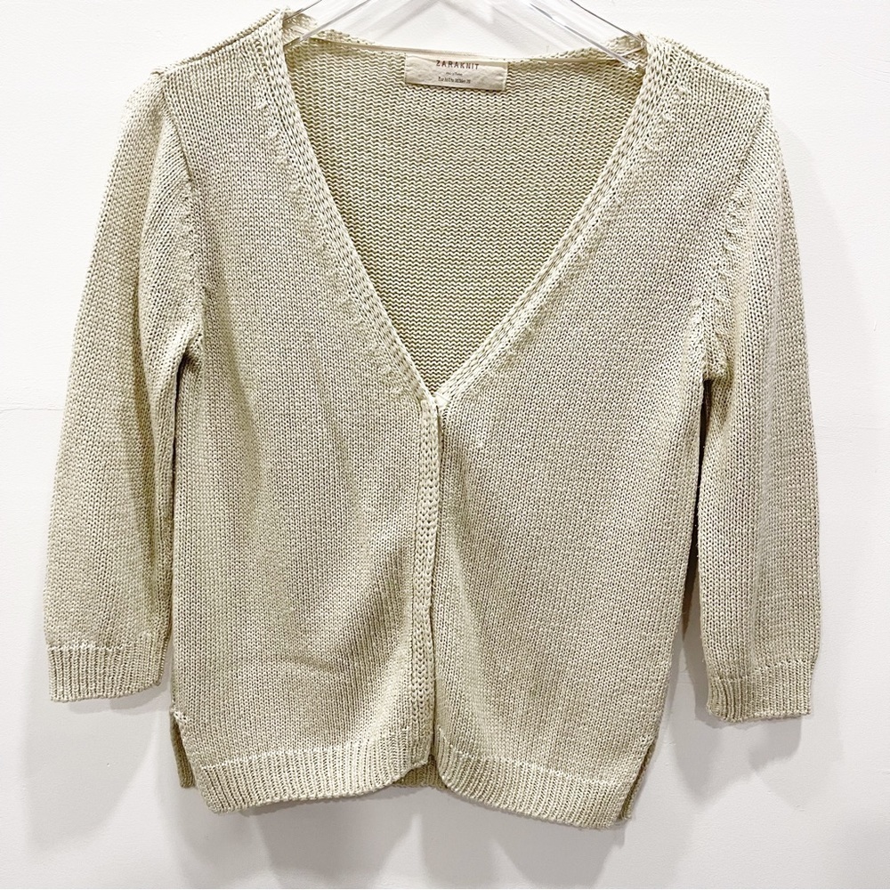 Zara Knit Snap Closure V-Neck Cardigan Sweater in Oatmeal Medium